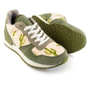Inkkas size 9 Prickly Jogger